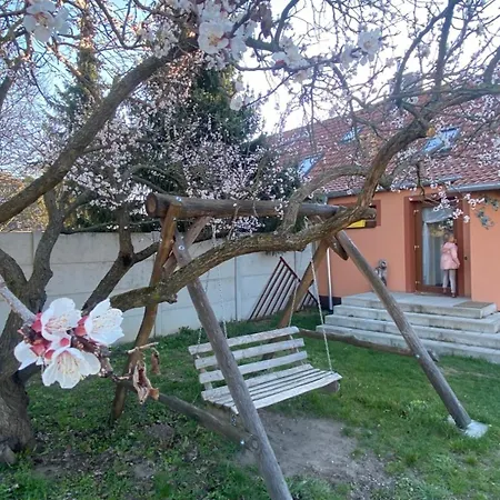Holiday home Doma Na Lipniku-private Country House,